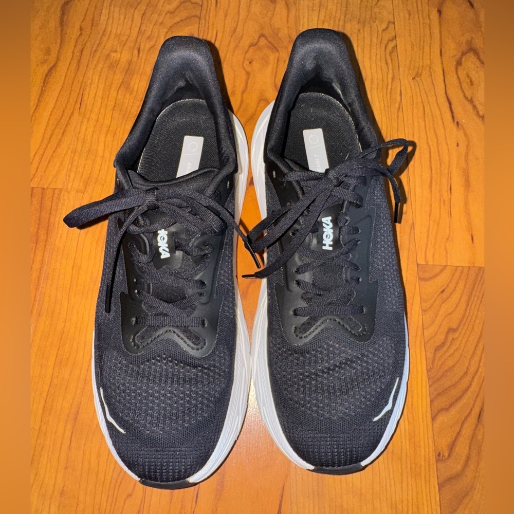 Hoka ARAHI 7 women’s Black Running Shoes size 10b - Picture 2 of 10